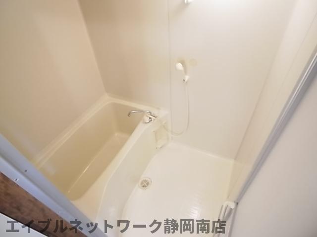 バス・シャワールーム　日々の疲れを癒すお風呂付です