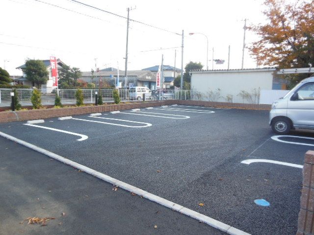 駐車場　★敷地内に駐車場もございます★