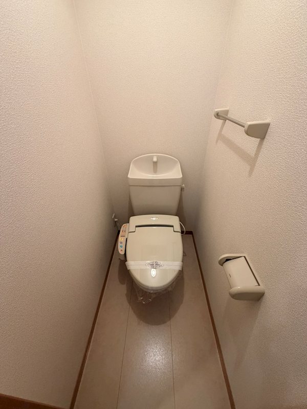 トイレ　ウォッシュレット機能付き