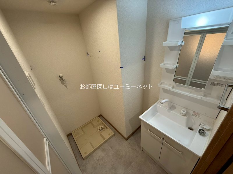 洗面設備　※実際のお部屋は反転タイプとなります。