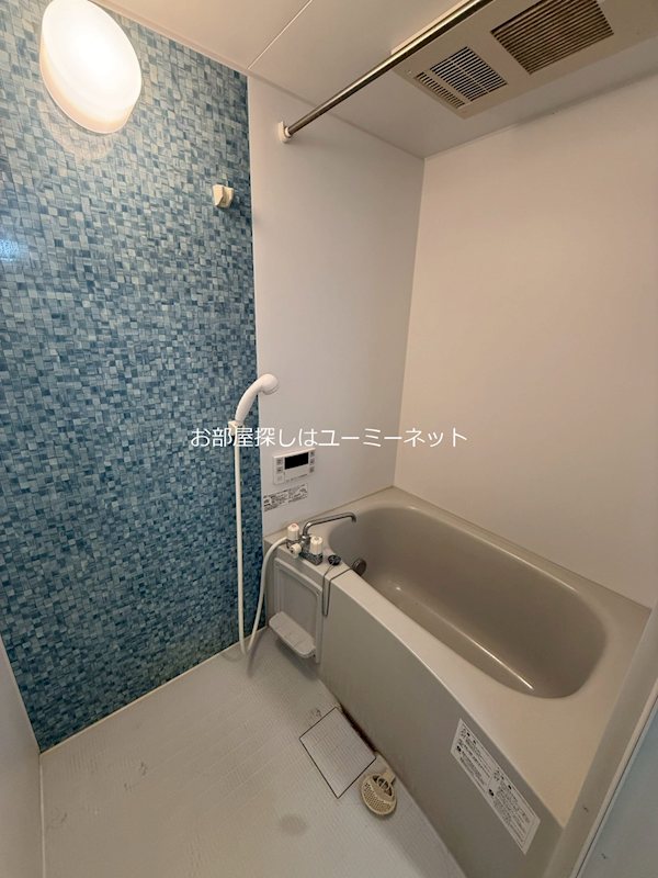 バス・シャワールーム　※実際のお部屋は反転タイプとなります。