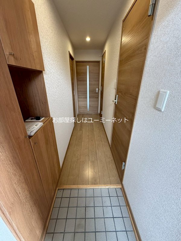 玄関　※実際のお部屋は反転タイプとなります。