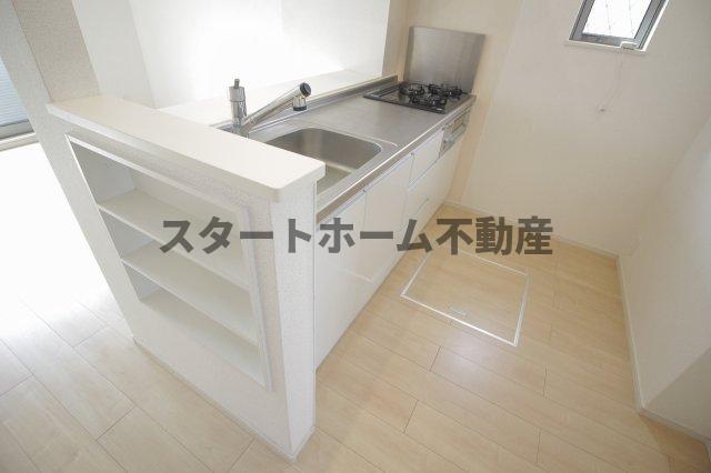 キッチン　コンパクトなキッチンで掃除もラクラク