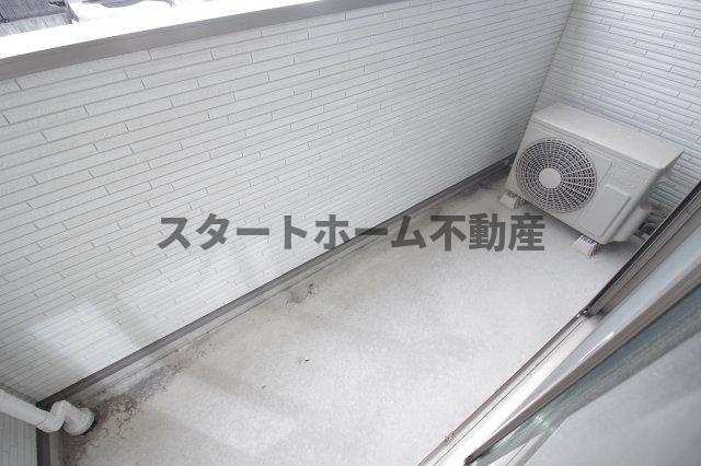 バルコニー　開放的で明るい空間を演出してくれるバルコニーです
