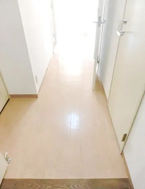 玄関　※別部屋参考写真