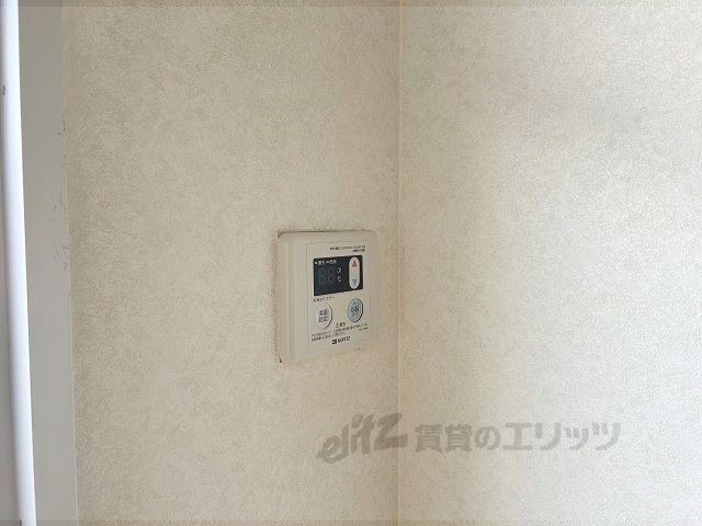 その他設備　給湯器リモコン