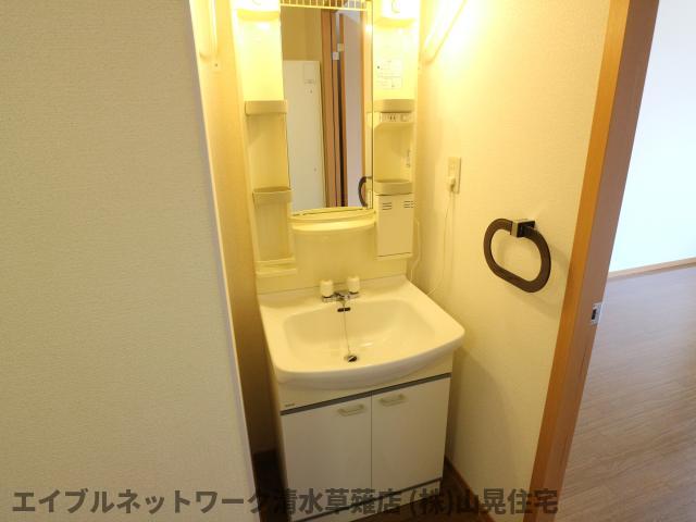 洗面設備　使いやすい洗面所です