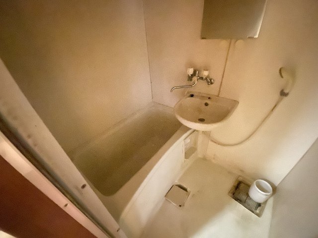 バス・シャワールーム　シンプルで使いやすいお風呂です♪