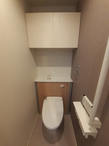 トイレ　清潔感のあるトイレです