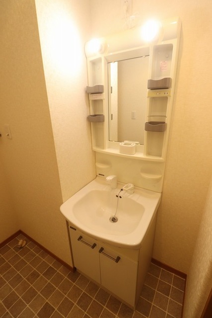 洗面設備　別部屋の参考写真となります。