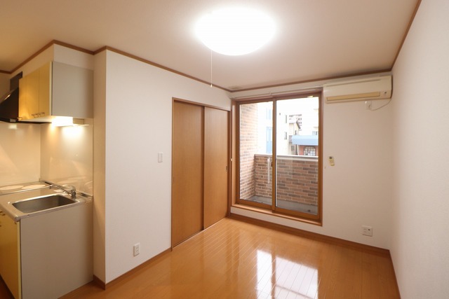 居室・リビング　別部屋の参考写真となります。