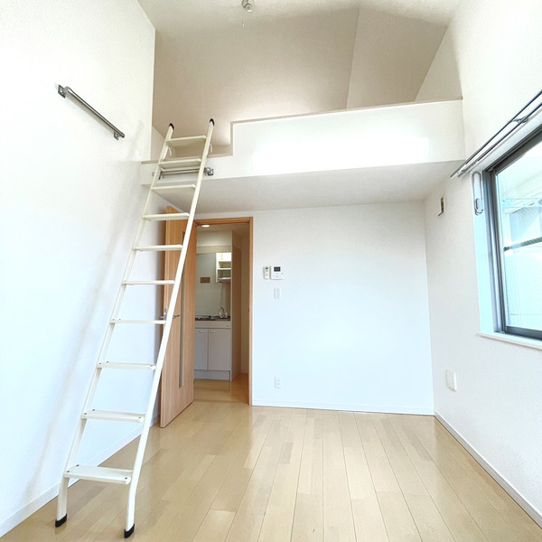 その他部屋・スペース　天井高の洋室♪