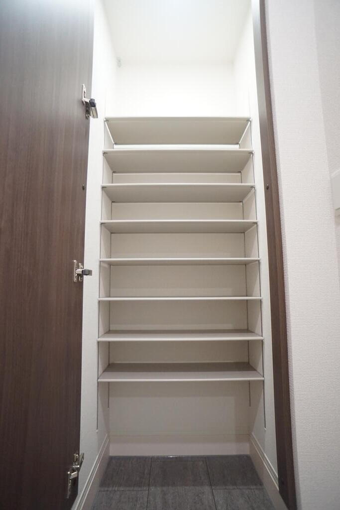 その他設備　玄関収納