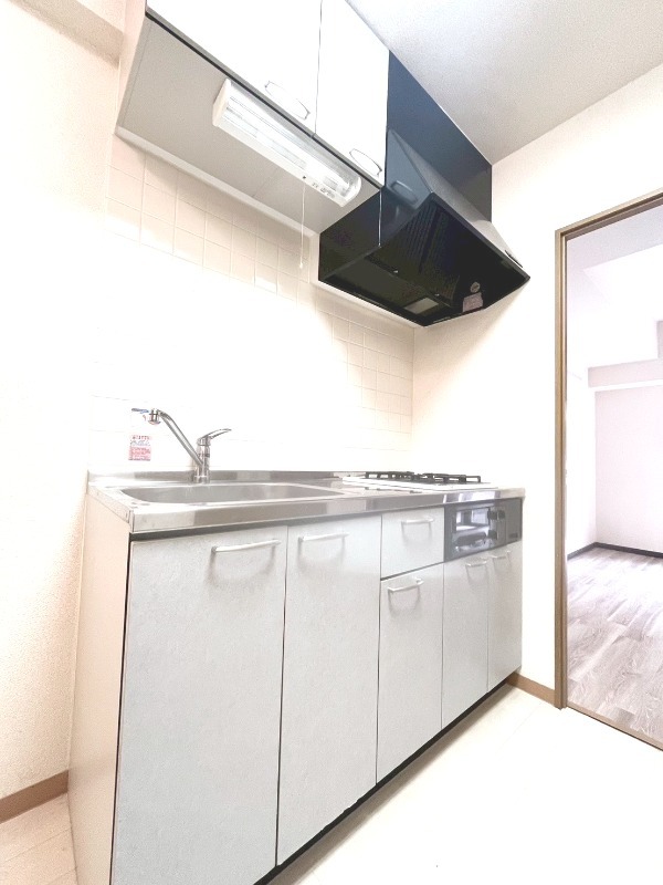 キッチン　２口グリル付きのキッチンです！※別部屋参照
