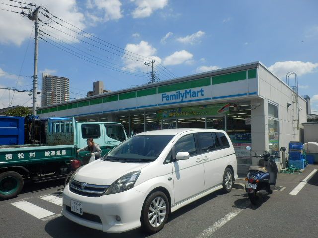 コンビニ　ファミリーマート　沼影１丁目店（コンビニ）まで185m