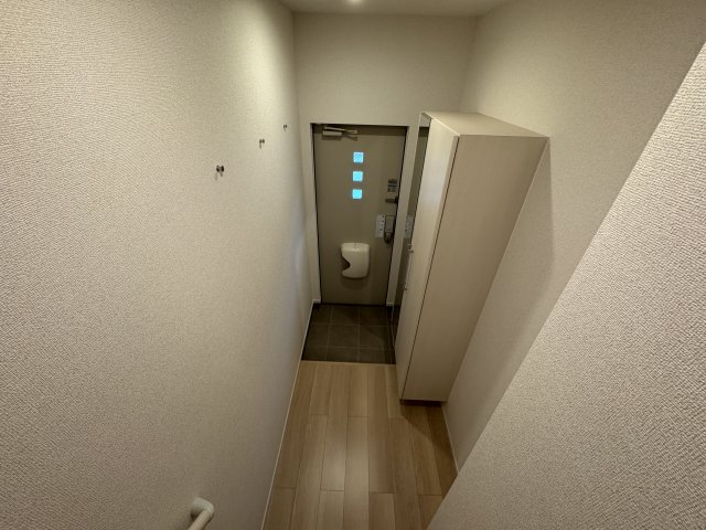 玄関　玄関（同型タイプ）