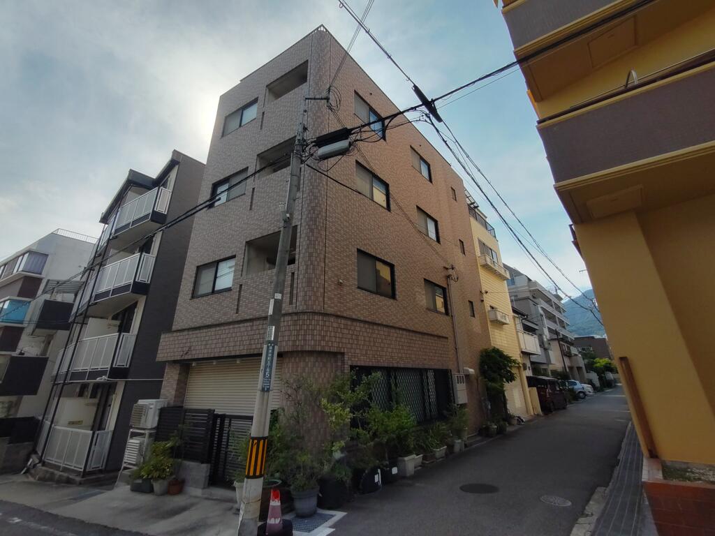 建物外観　１フロア１室