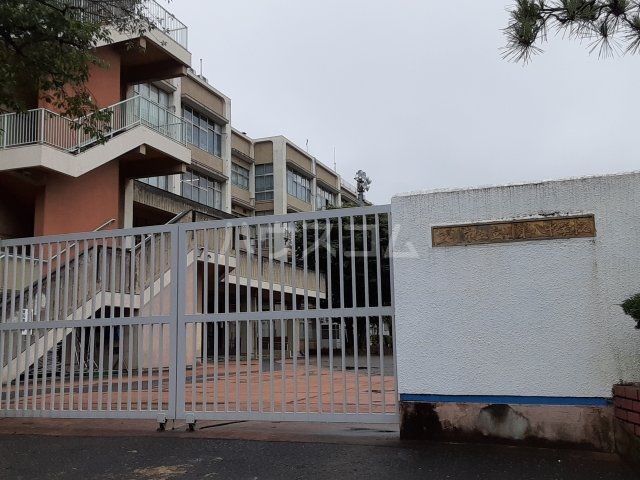 中学校　立川市立立川第八中学校（中学校）まで561m