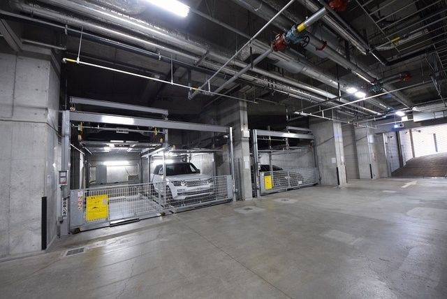 駐車場　駐車場