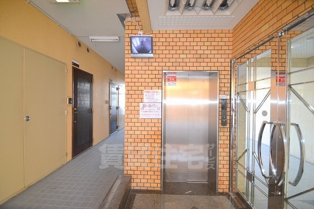 ロビー　エレベーター