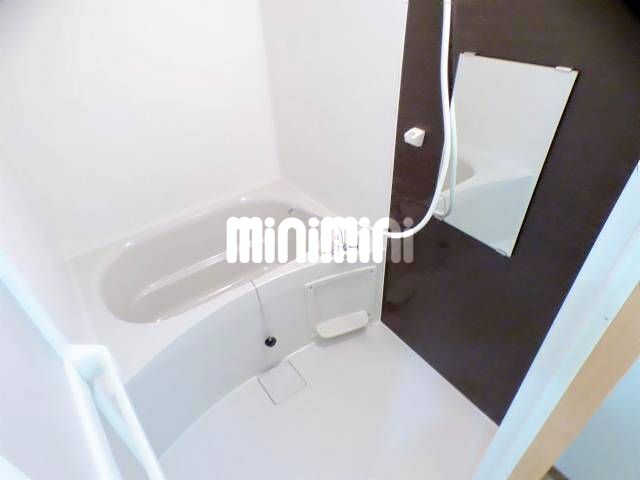 バス・シャワールーム　鏡有り