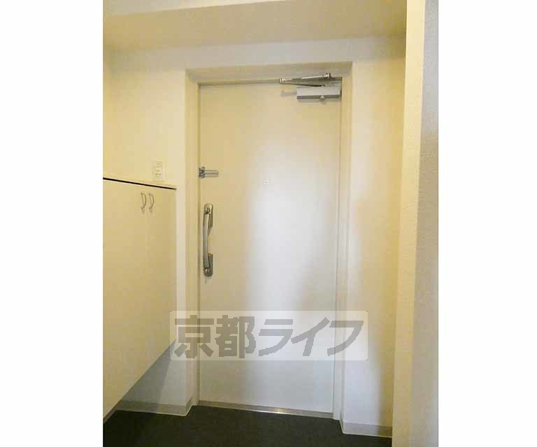 その他設備　しっかりとしたドア。
