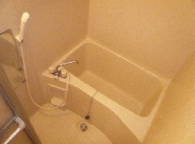バス・シャワールーム　同物件別部屋のお写真です。現況優先です。