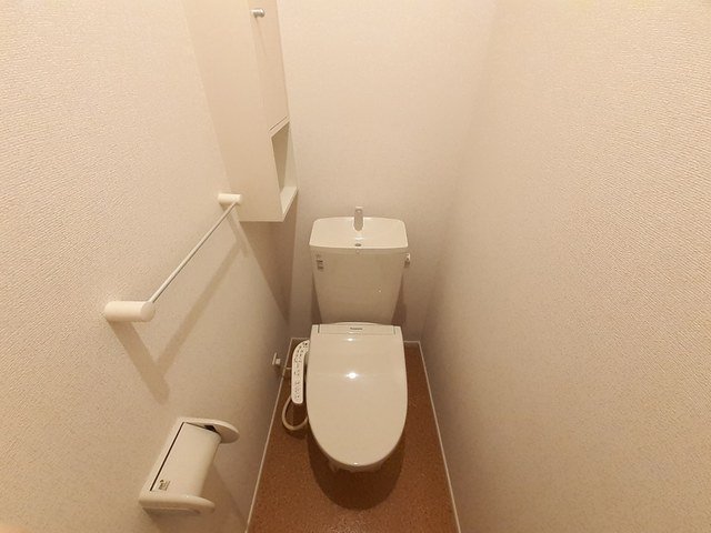 トイレ　清潔感のあるトイレです