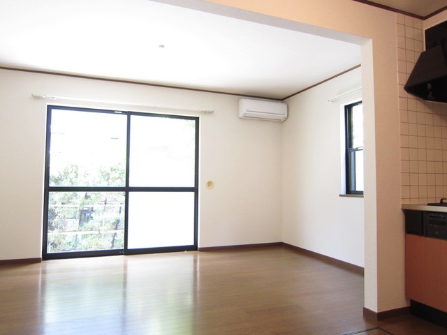 居室・リビング　開放感のあるゆったりとしたお部屋です♪