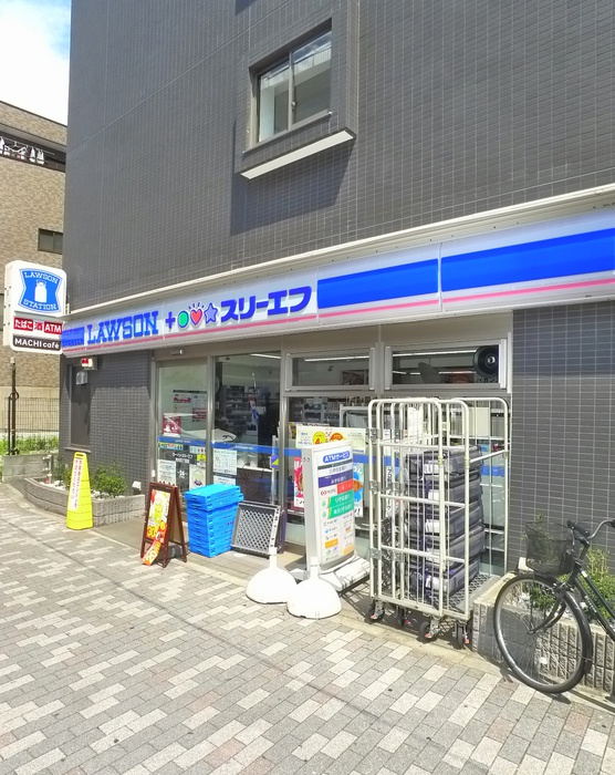コンビニ　物件（コンビニ）まで426m