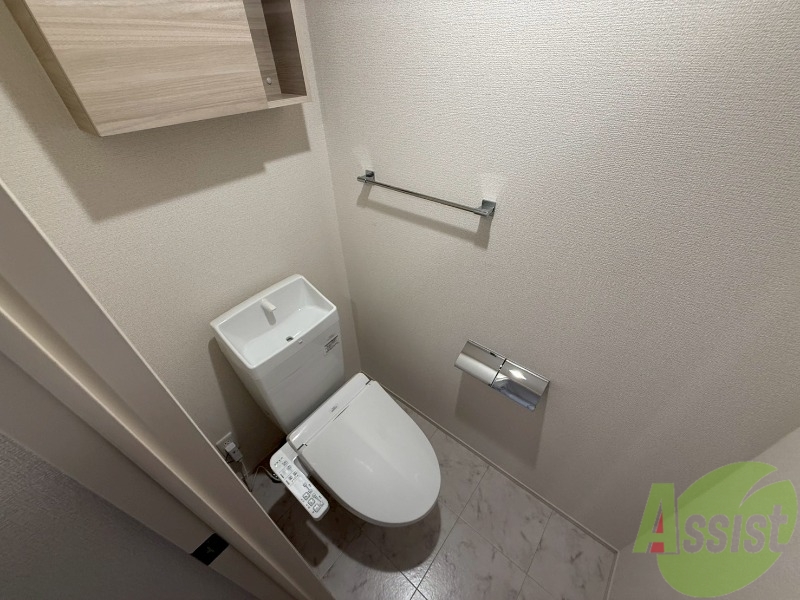 トイレ　ウォシュレット機能がついたトイレです。安心して使用できますね