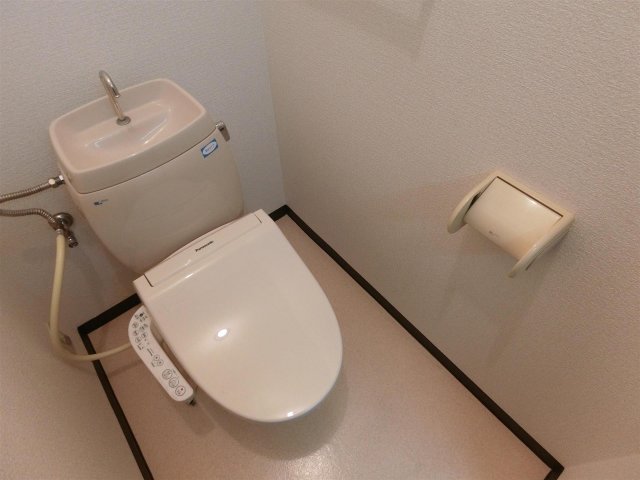 トイレ　ウォシュレット付の洋式トイレ♪