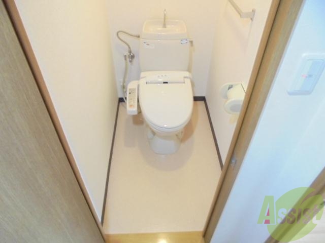 トイレ　お尻にやさしいウォシュレット付です