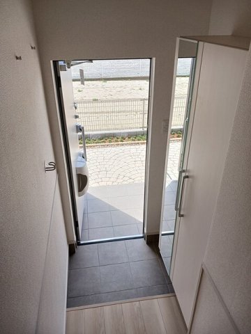 玄関　収納もある玄関です