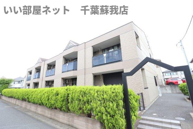 エントランス　建物外観を気になさる方へ、見た目の良い物件です