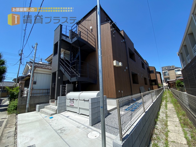 建物外観　閑静な住宅地に出ました！新築！