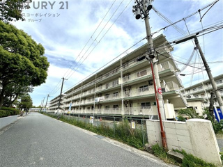 建物外観　居住者専用のごみ置き場があります☆