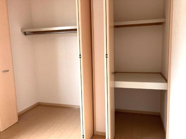 収納　クローゼット：物入