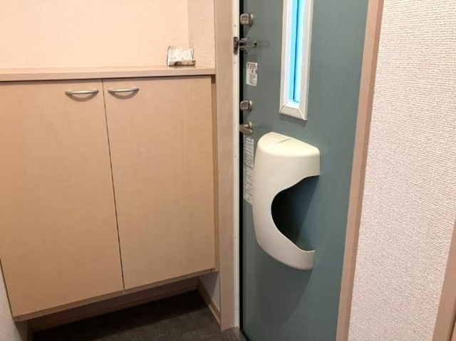 玄関　玄関：シューズボックス
