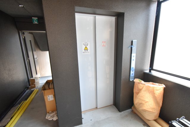 その他共有部分　エレベーターがあると重たい荷物も簡単に部屋まで運べますよ