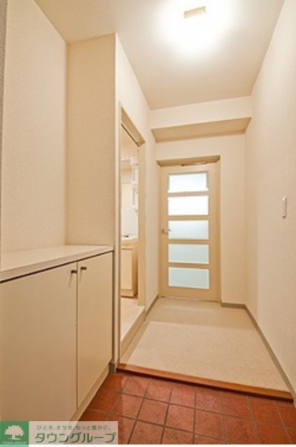 玄関　※写真は同タイプ住戸です。