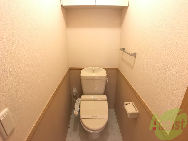 トイレ　ウォシュレット付きのトイレです。シャワートイレは日本の宝。