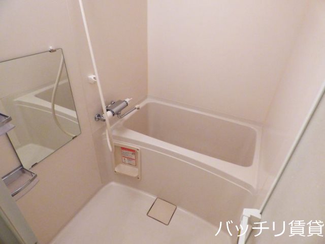 バス・シャワールーム　同型タイプの為、現状を優先いたします