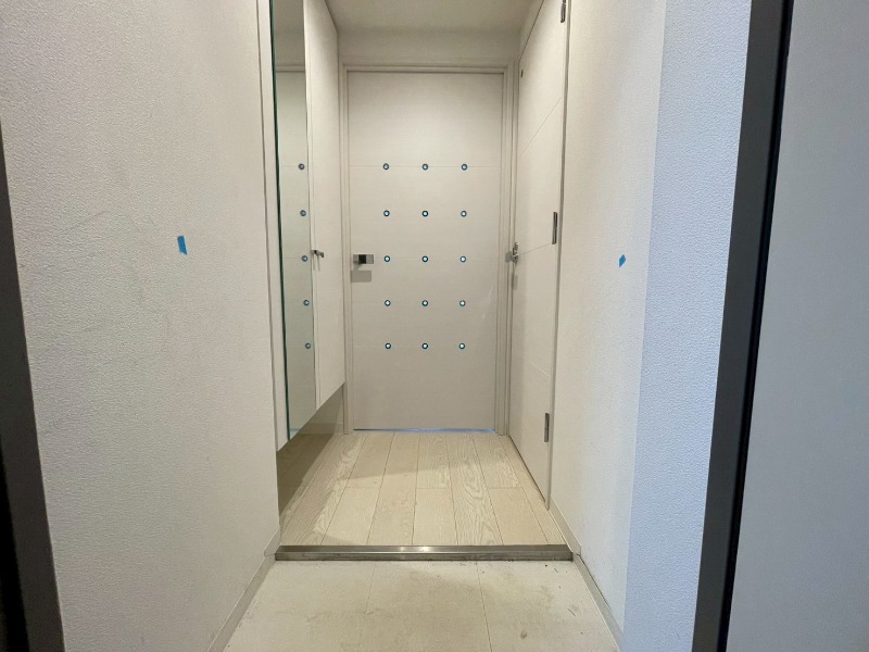 玄関　玄関の様子です。明るい印象ですね。気分もあがりそう。
