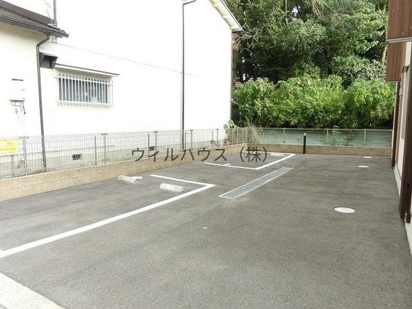 駐車場　平面駐車場！
