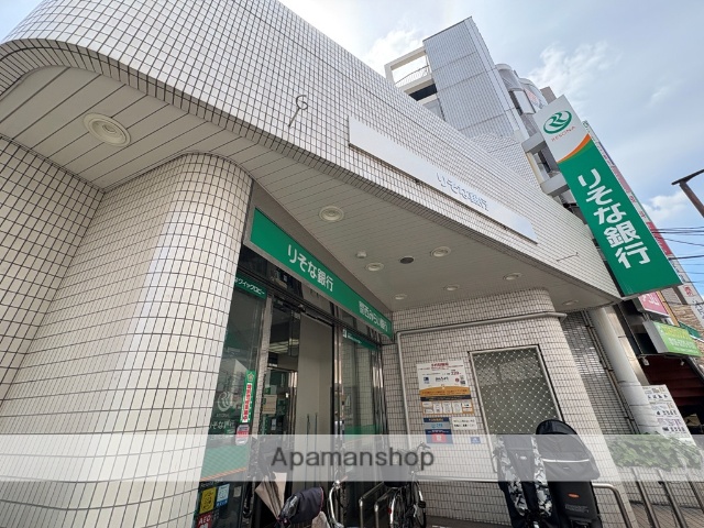 銀行　りそな（銀行）まで217m