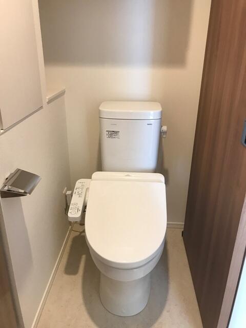 トイレ　※写真は同タイプ住戸です。
