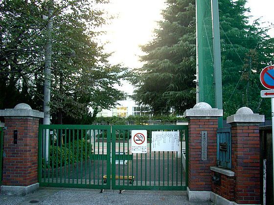 小学校　御田小学校（小学校）まで198m