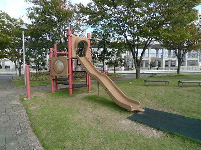 コンビニ　セブンイレブン岡山南方5丁目店（コンビニ）まで350m