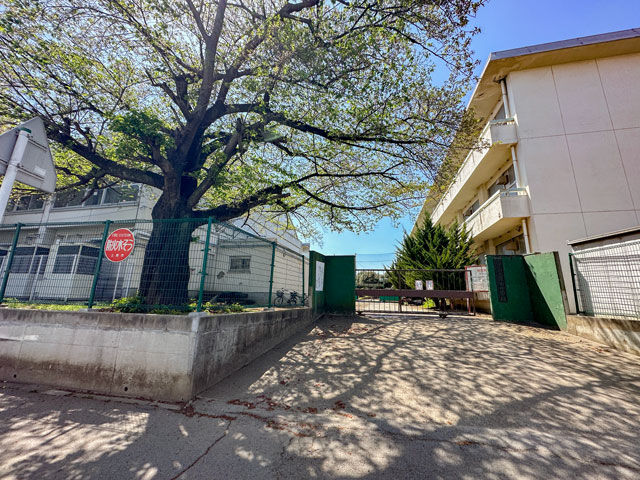 中学校　上尾市立原市中学校（中学校）まで650m